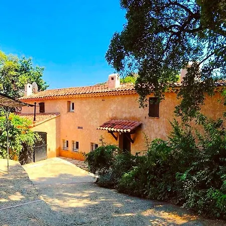 Les Roches Hacienda Provencale Willa *