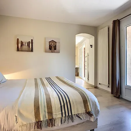 Les Roches Hacienda Provencale Frejus